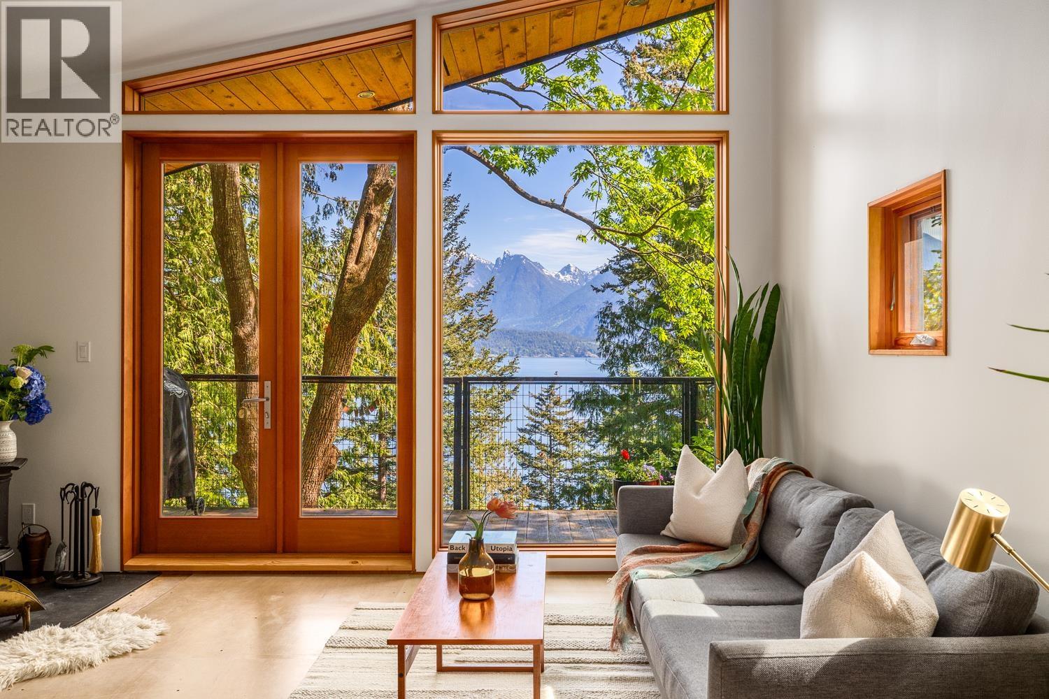 1283 Park Rd, Bowen Island, BC V0N 1G1