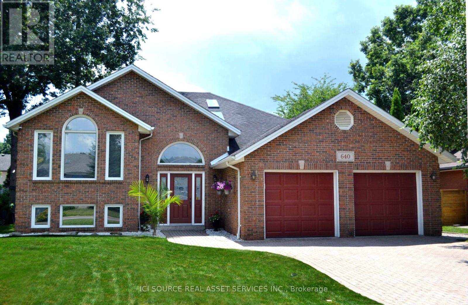 640 Delaware Ave, Lasalle, ON N9J 3J8