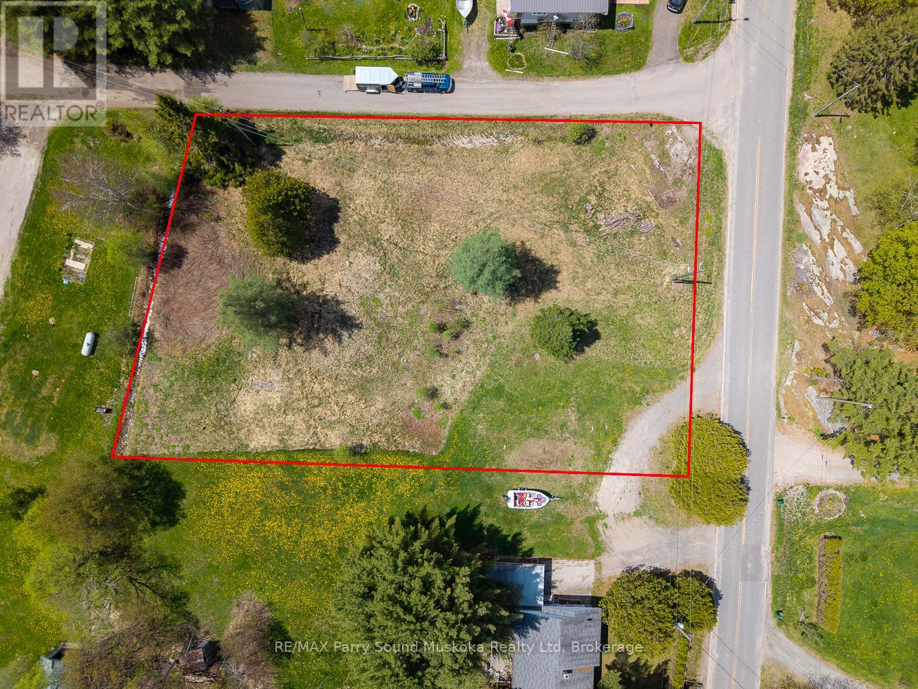 63 Pineridge Dr, McDougall, ON P2A 2W9
