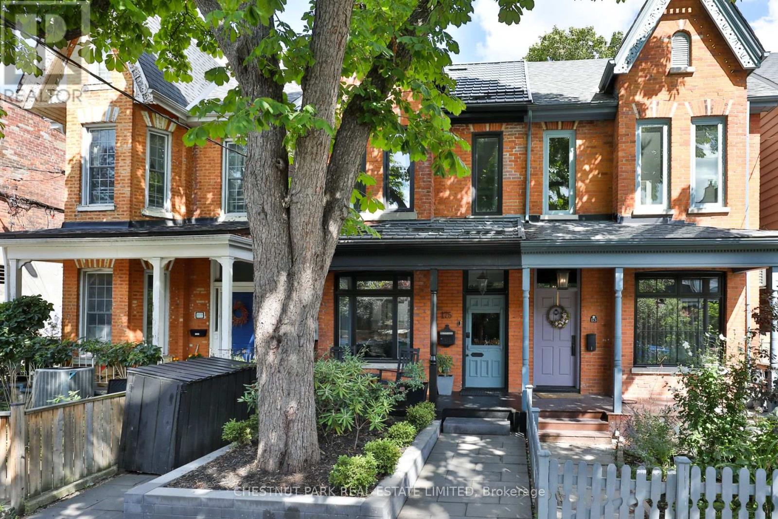 175 Major St, Toronto, ON M5S 2K9
