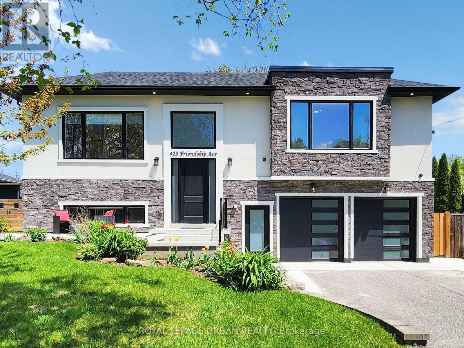423 Friendship Ave, Toronto, ON M1C 2X8