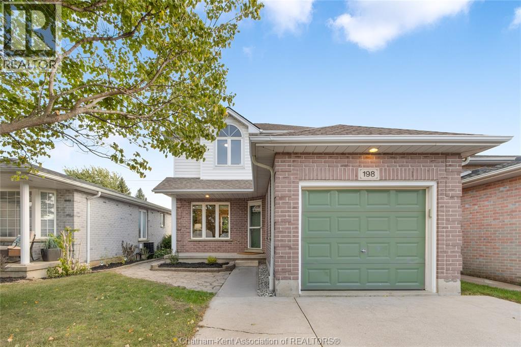 198 Bristol Dr, Chatham, ON N7M 6K8