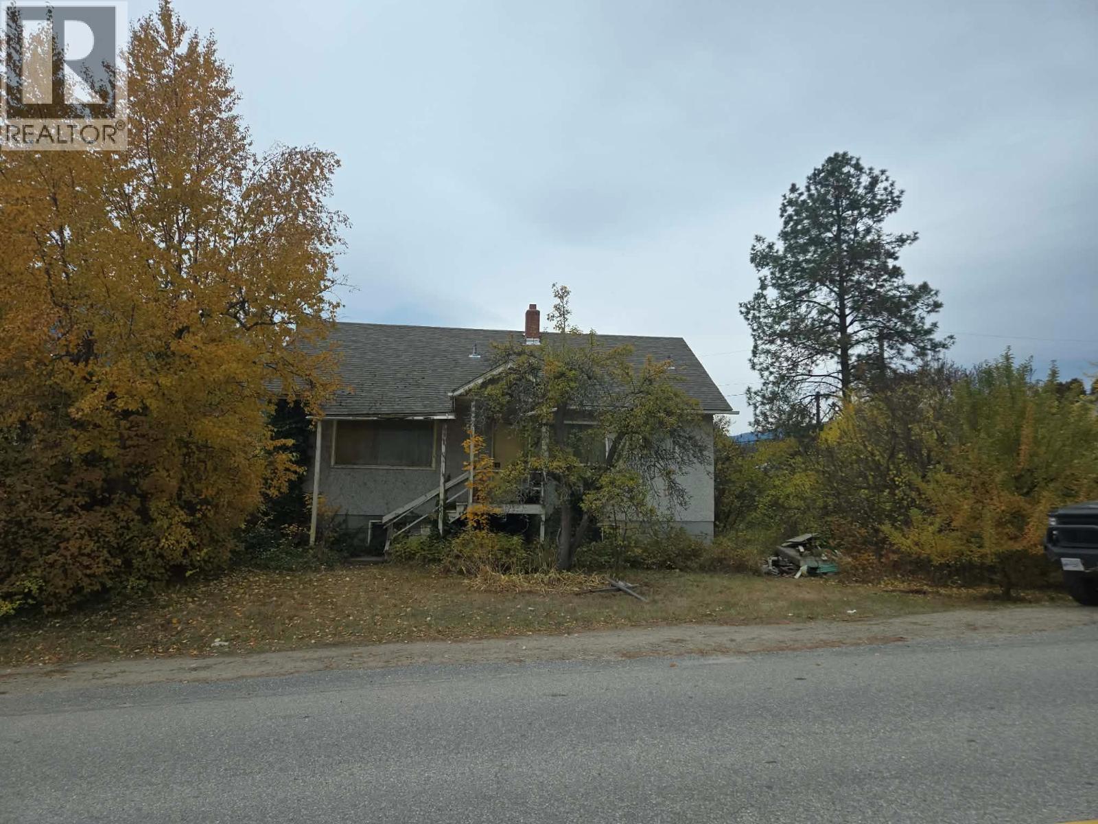 562 7 Avenue, Castlegar, BC V1N 1R4