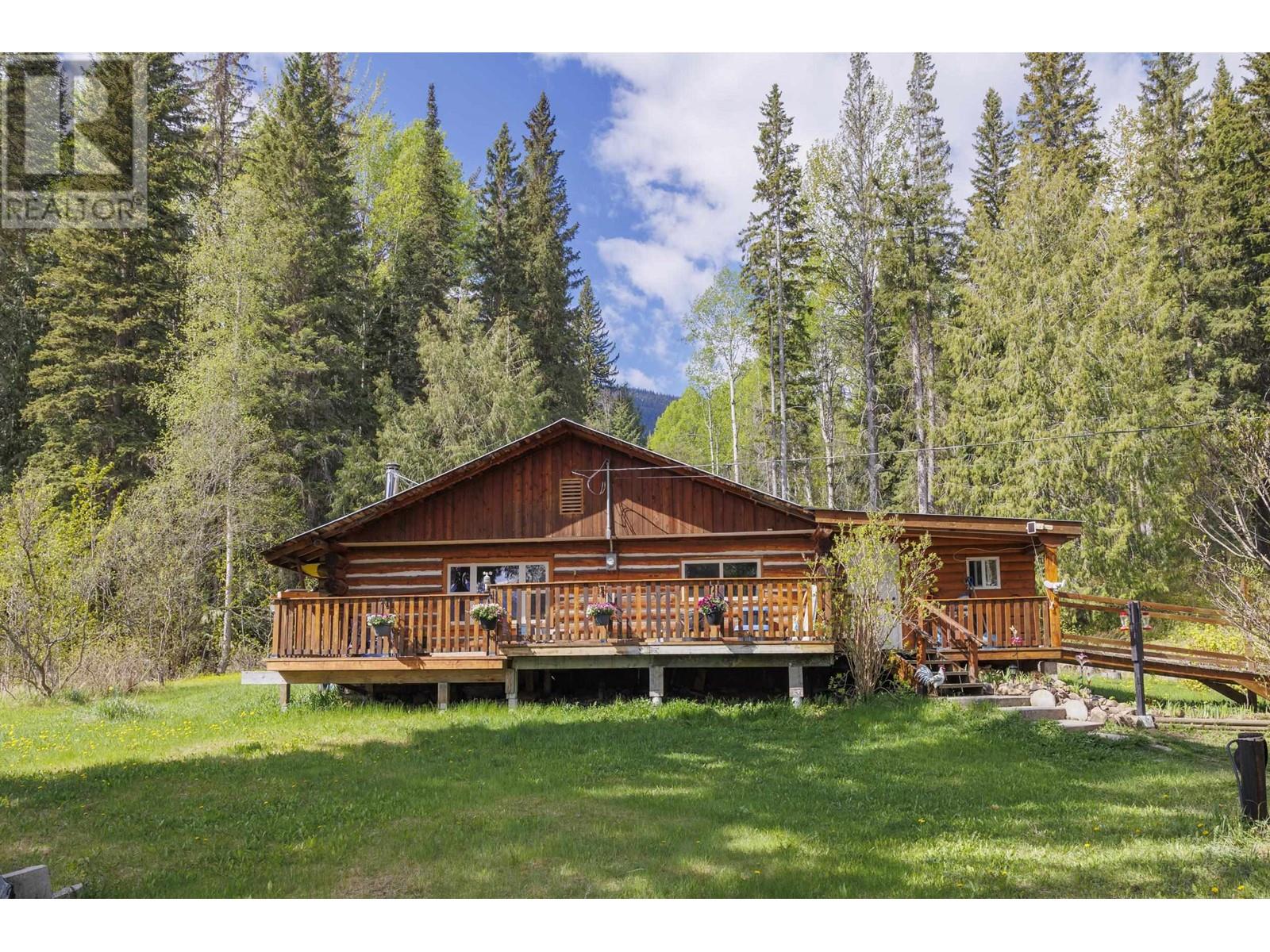 9509 Dunstercroydon Rd, Dunster, BC V0J 1J0