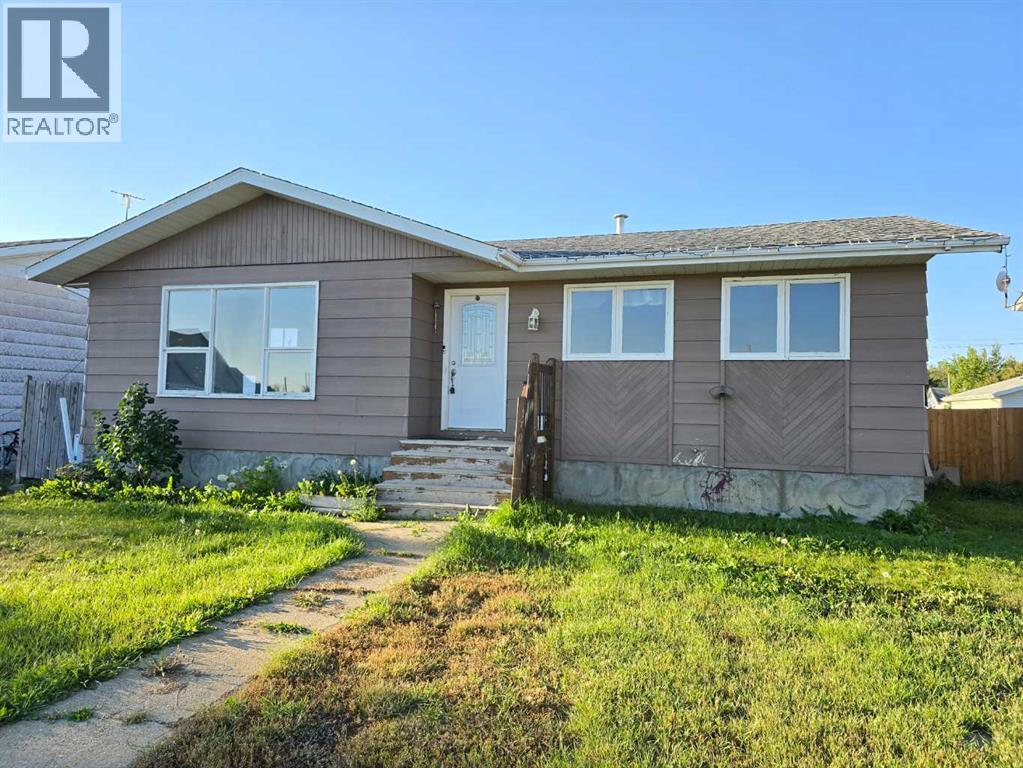 612 9 Street, Hines Creek, AB T0H 2A0