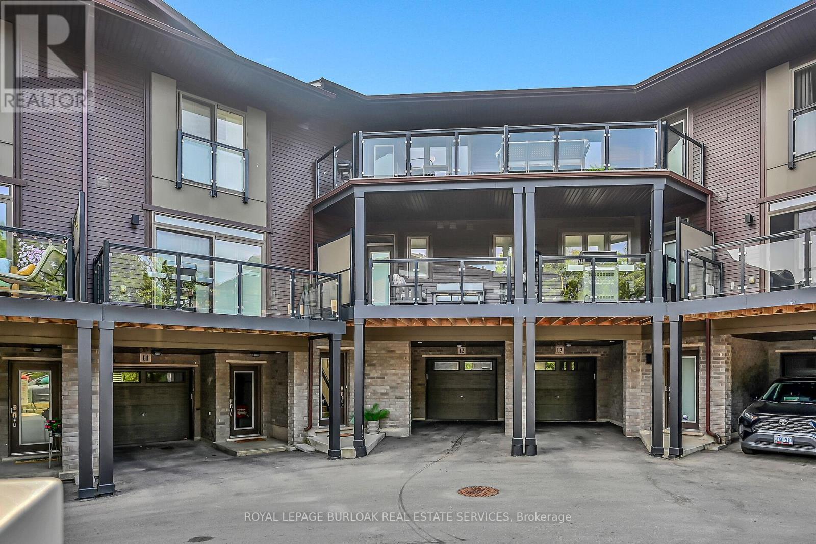 12 23 Echovalley Dr, Hamilton, ON L8J 1R6