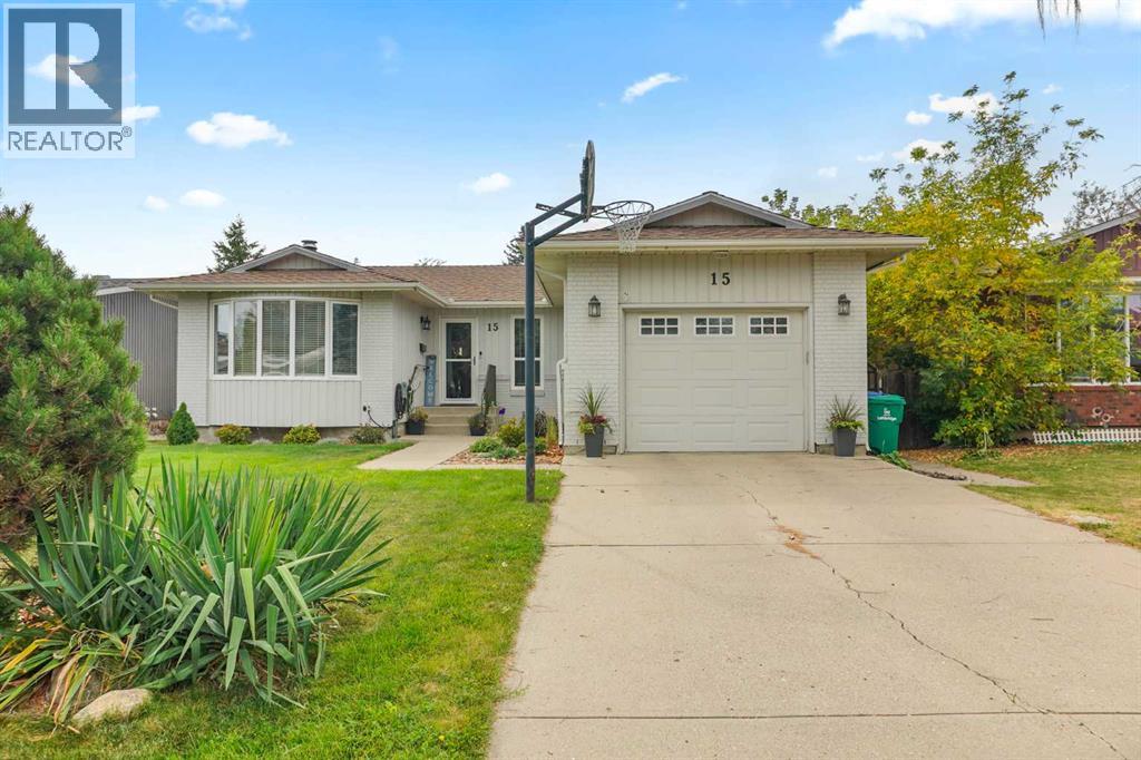 15 Sheridan Pl W, Lethbridge, AB T1K 4M8
