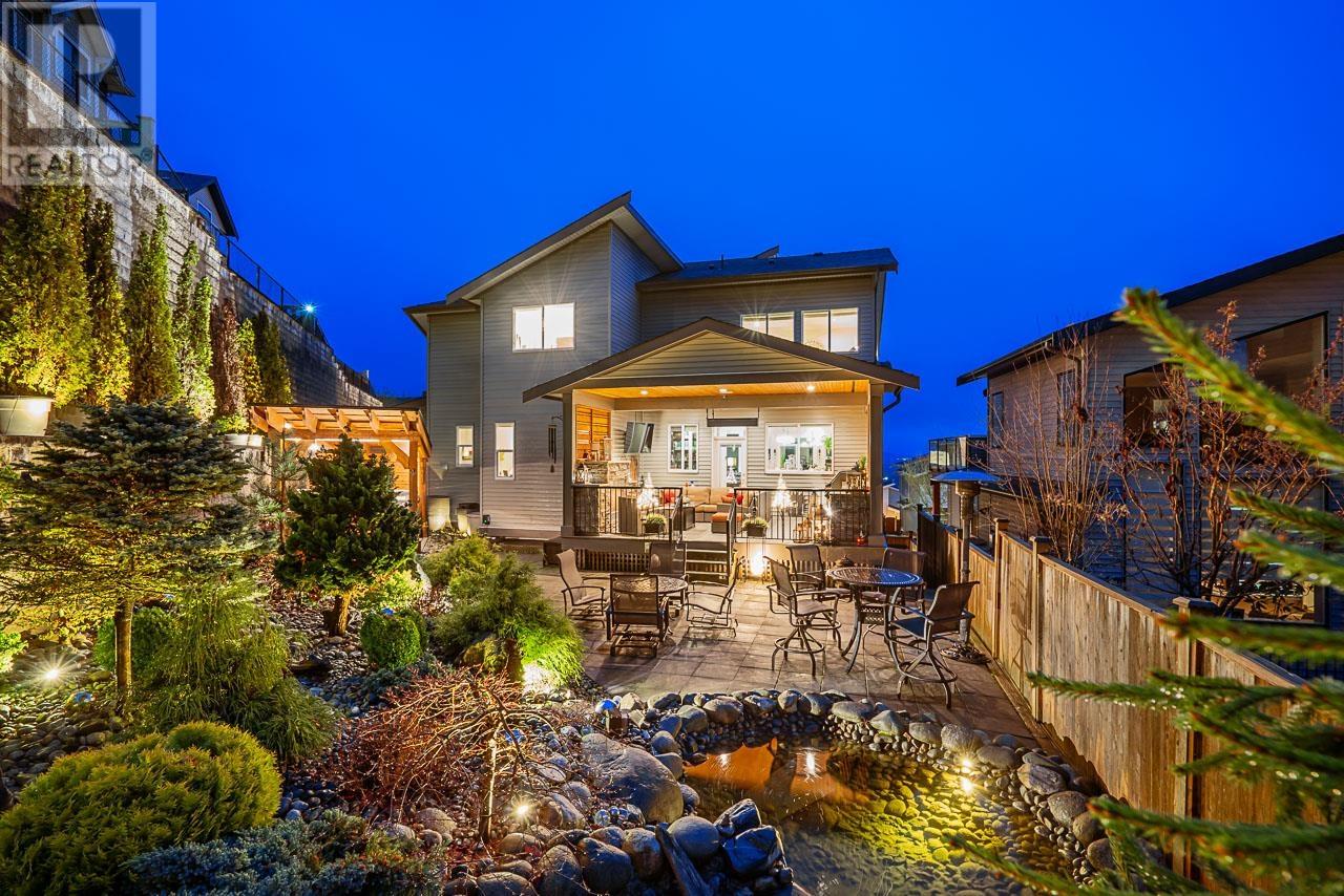 1412 Strawline Hill St, Coquitlam, BC V3E 0L5