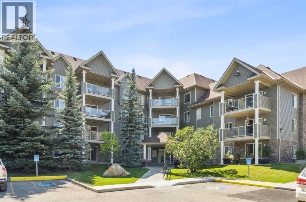 2305 Millrise Pt SW, Calgary, AB T2Y 3W4