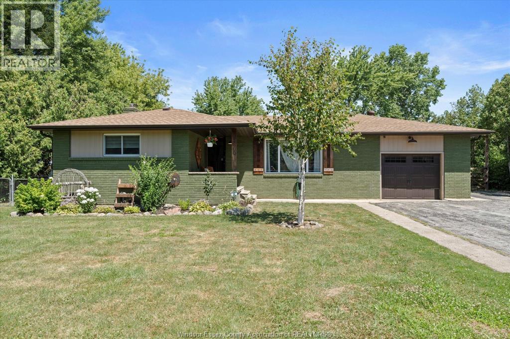 3500 Middle Side Rd, Amherstburg, ON N9V 2Y9