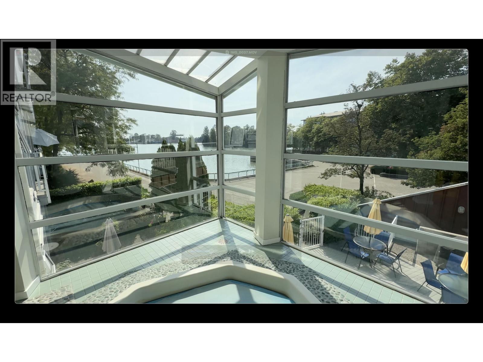 1820 E Kent Avenue Unit 202, Vancouver, BC V5P 2S7