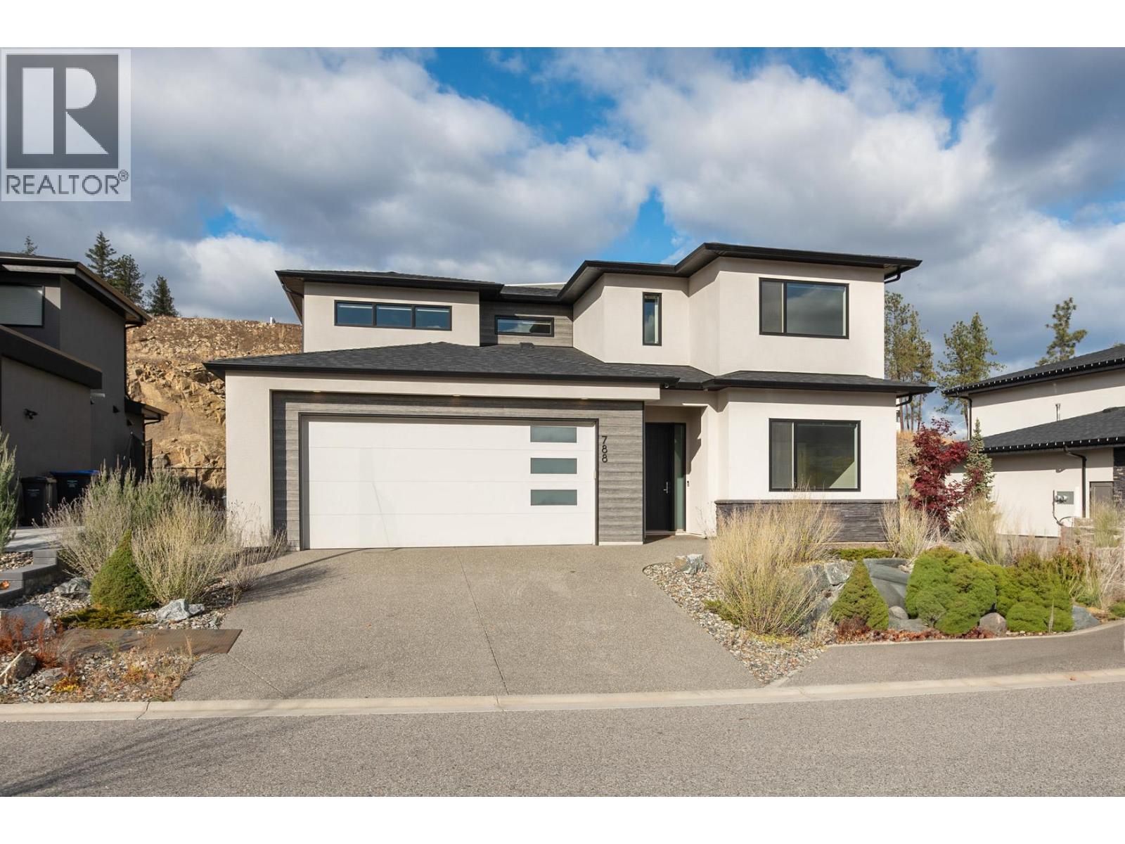 788 Acadia St, Kelowna, BC V1V 0A8