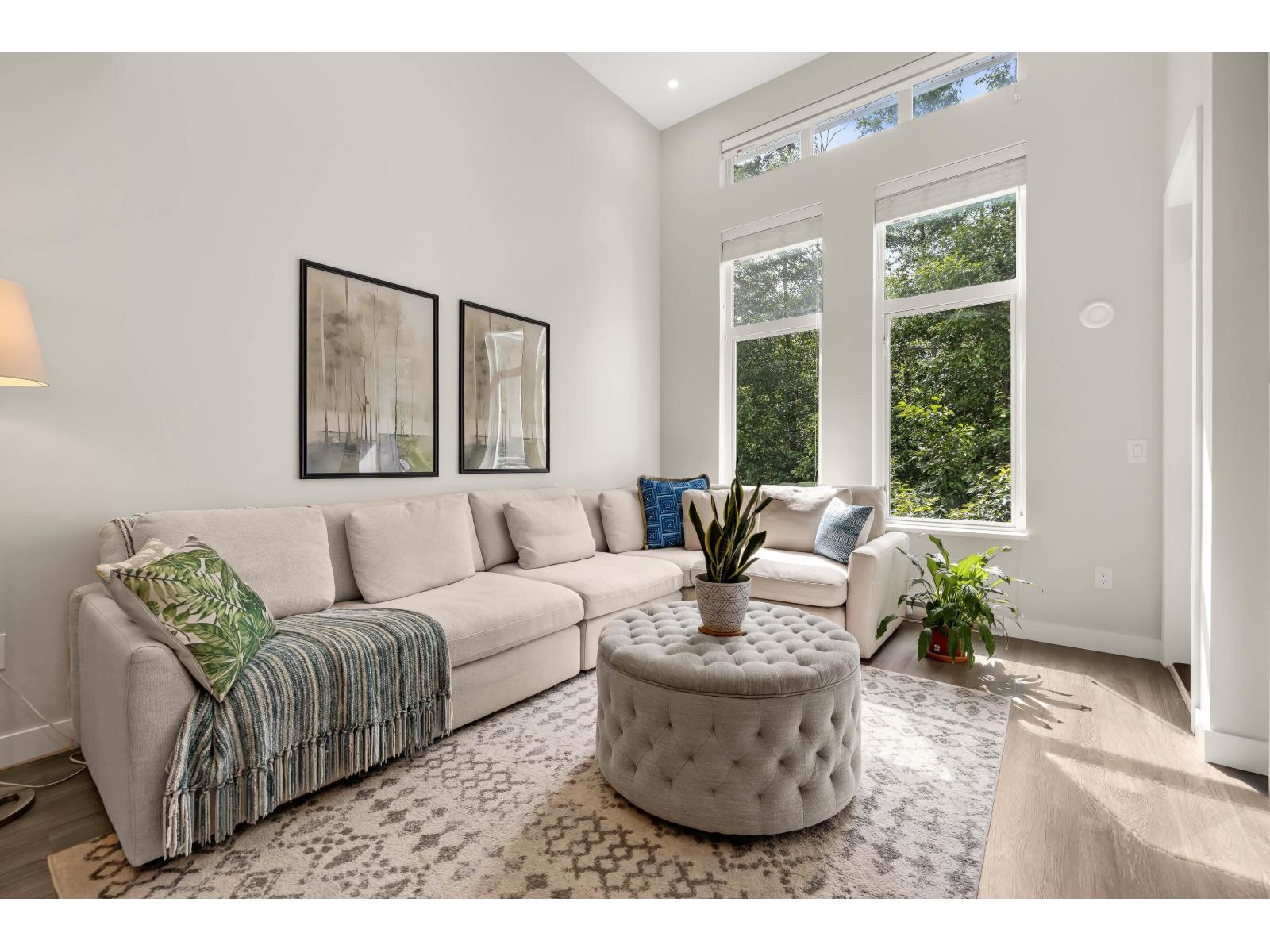 15436 31 Avenue Unit 403, Surrey, BC V3Z 1H3