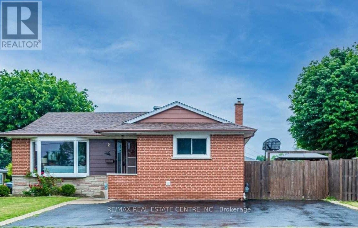 2 Milner Rd, Brampton, ON L6W 3A5