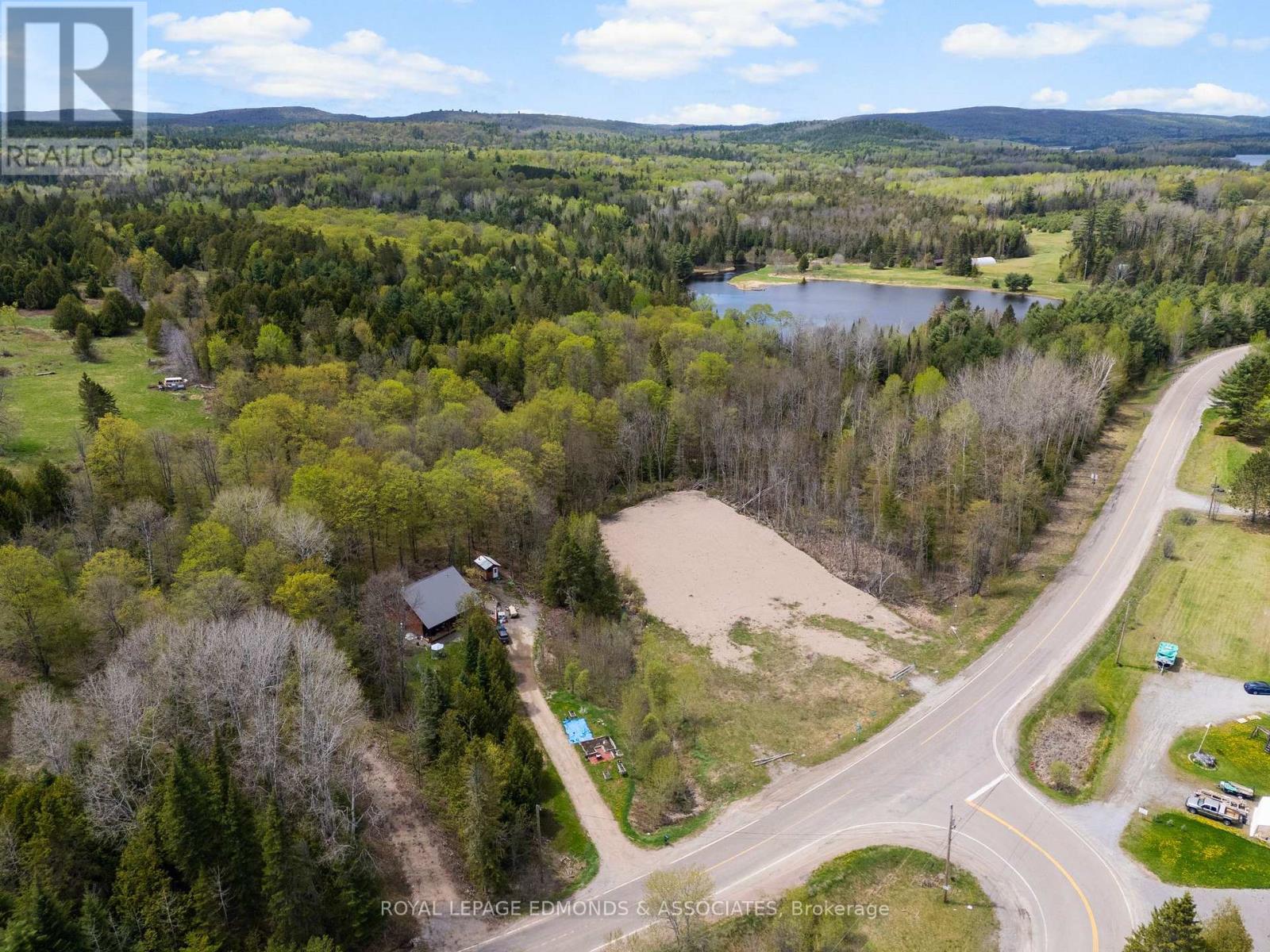 4 Matawatchan Road, Greater Madawaska, ON K0J 2R0