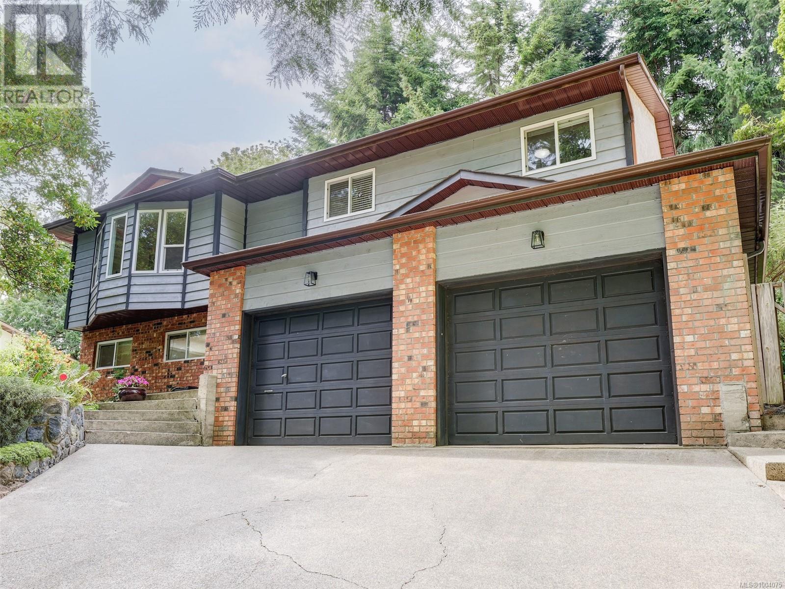 823 Cecil Blogg Dr, Victoria, BC V9C 3H8