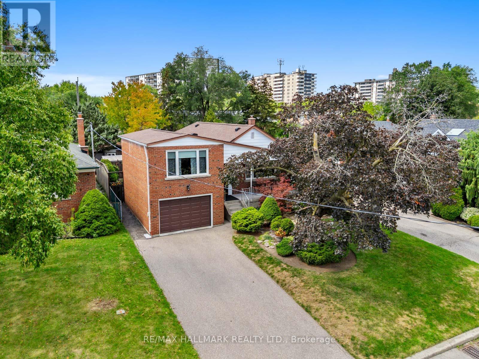 60 Greylawn Cres, Toronto, ON M1R 2V6