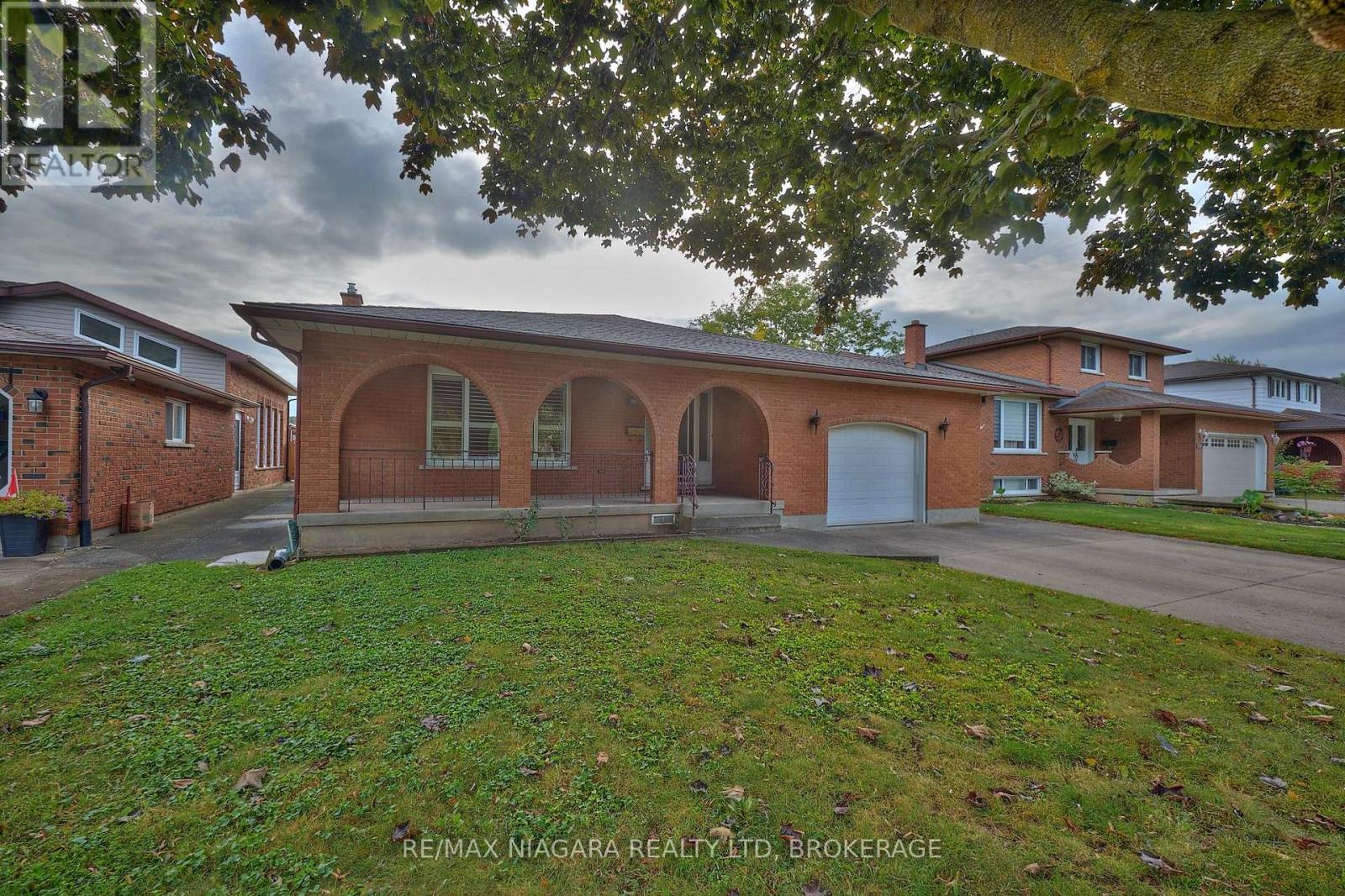 6330 Caledonia St, Niagara Falls, ON L2G 7N2