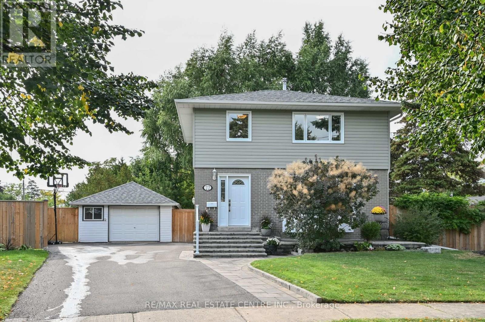 22 Morpeth Rd, Brampton, ON L6W 2Z2