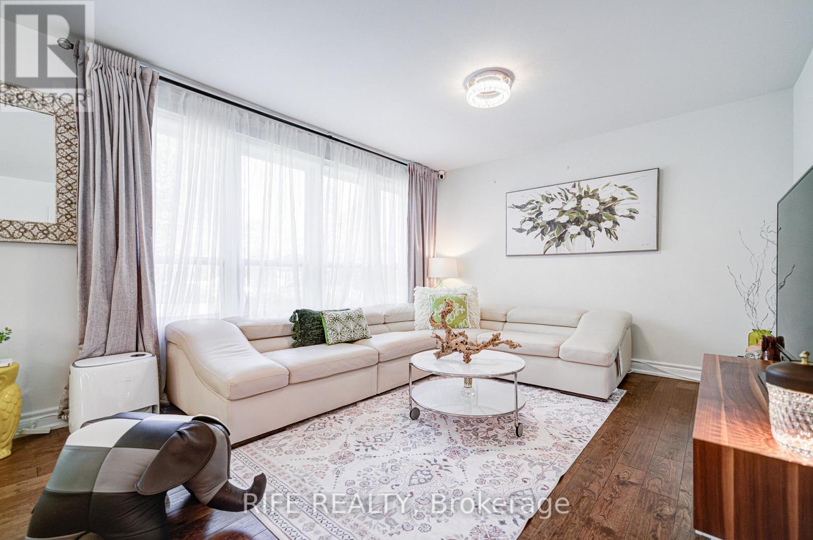 306 Wenlock Ave, Richmond Hill, ON L4C 1M7