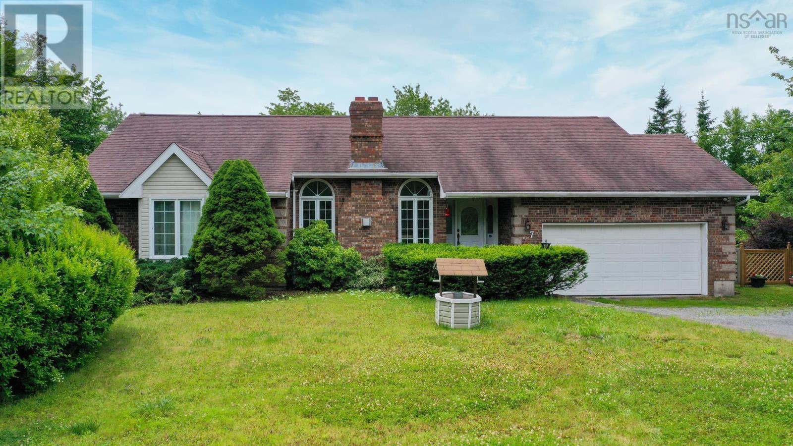 7 Fraser Rd, Williamswood, NS B3V 1B7