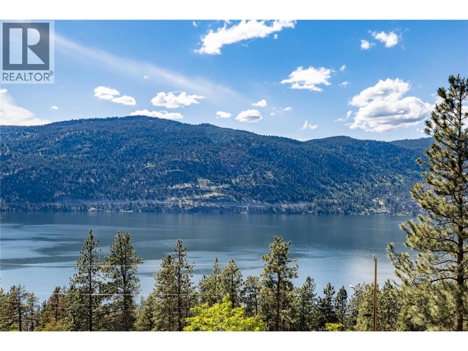 2455 Arthur Ct, Kelowna, BC V1Y 7S2