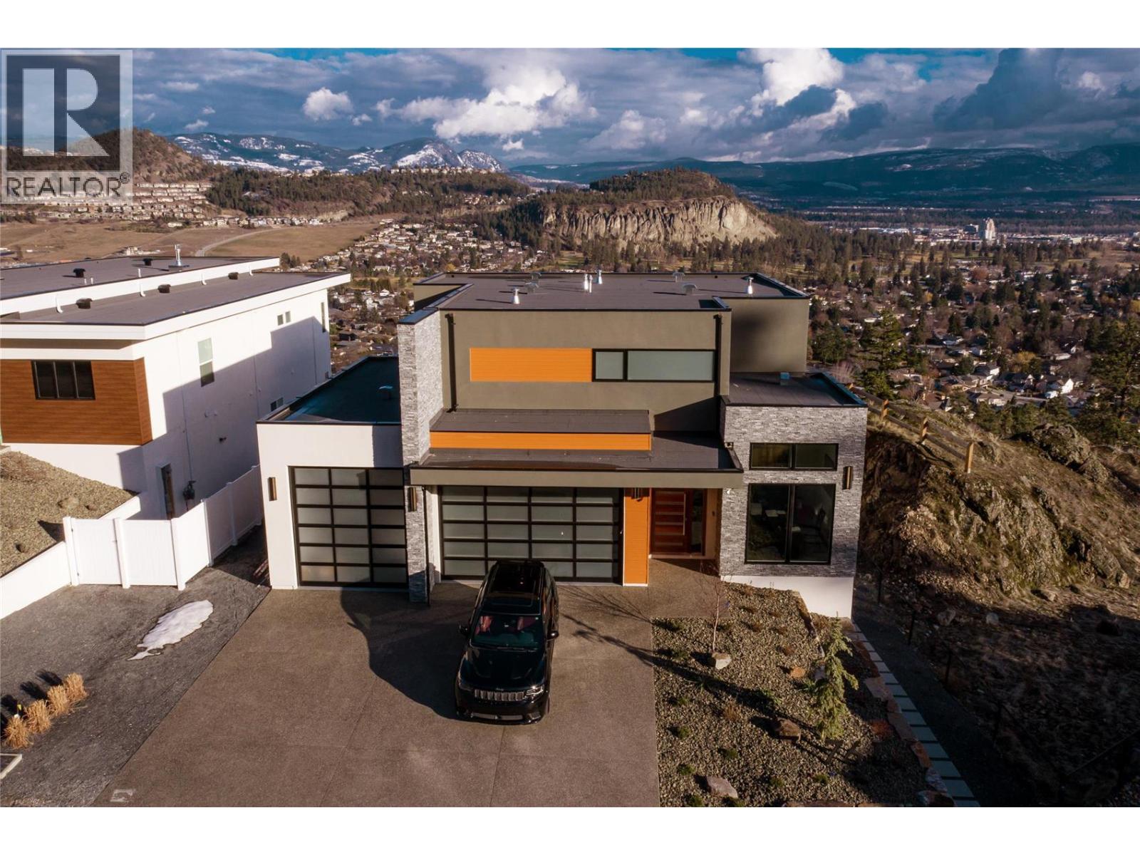 761 Highpointe Ln, Kelowna, BC V1V 2Y1