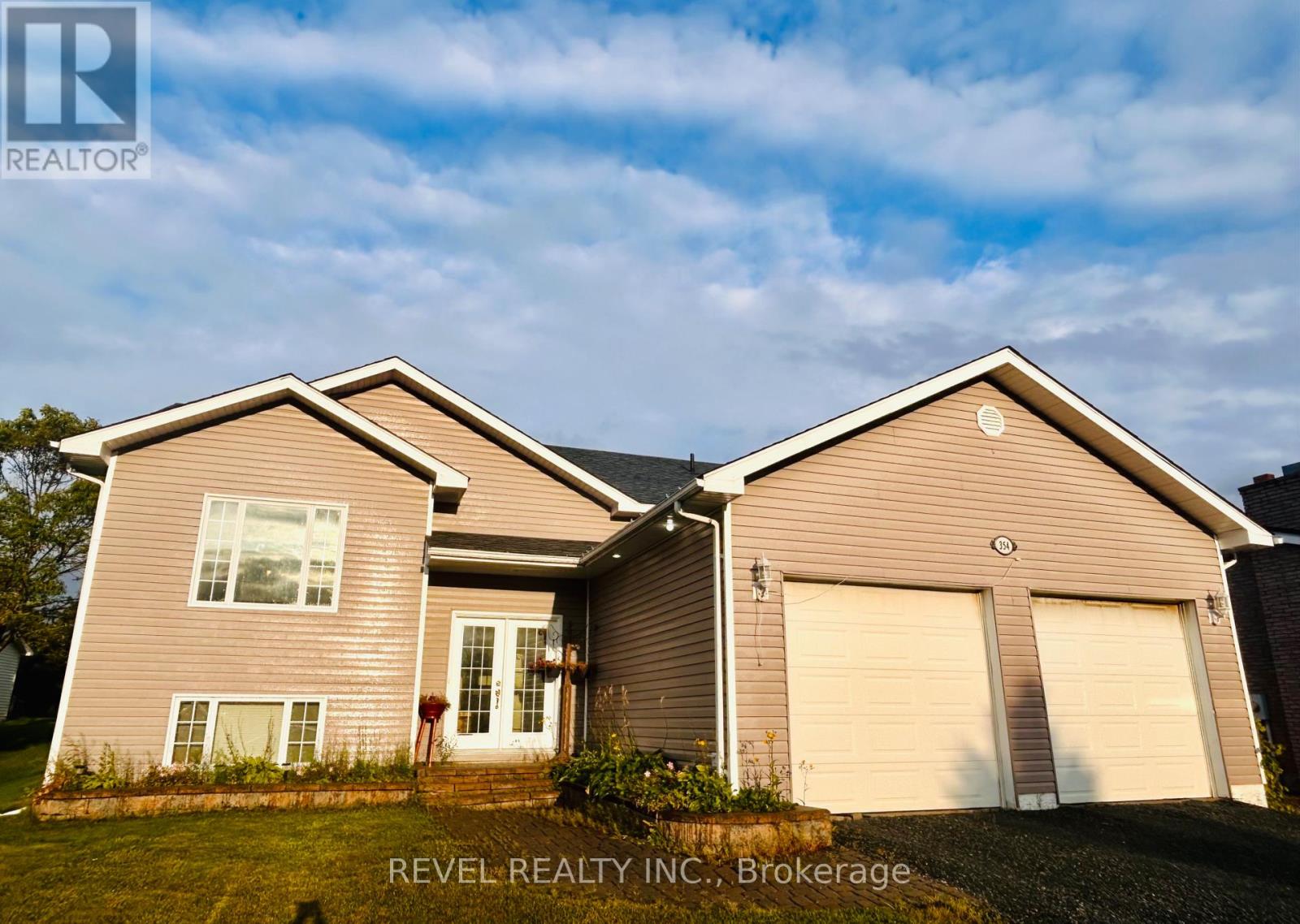354 Seventeenth Ave, Cochrane, ON P0L 1C0
