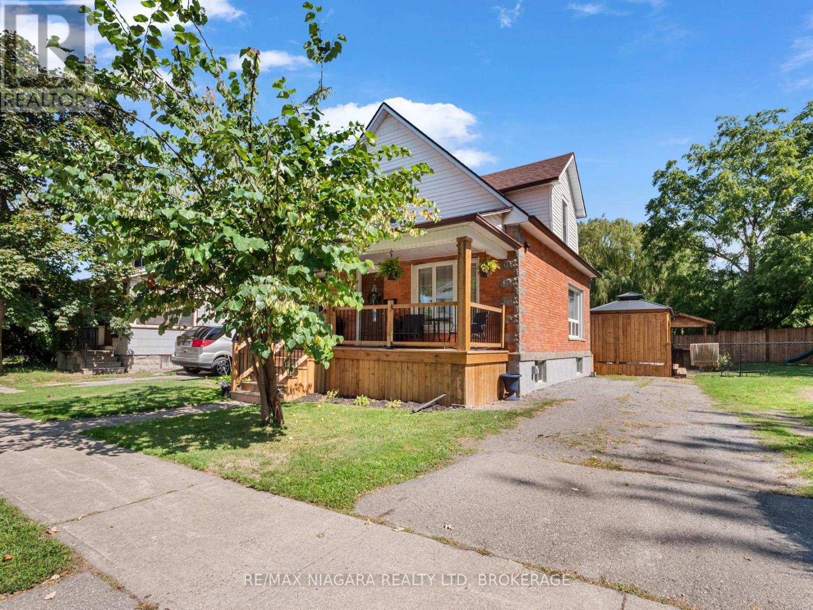 80 Robinson St, Fort Erie, ON L2A 4B3