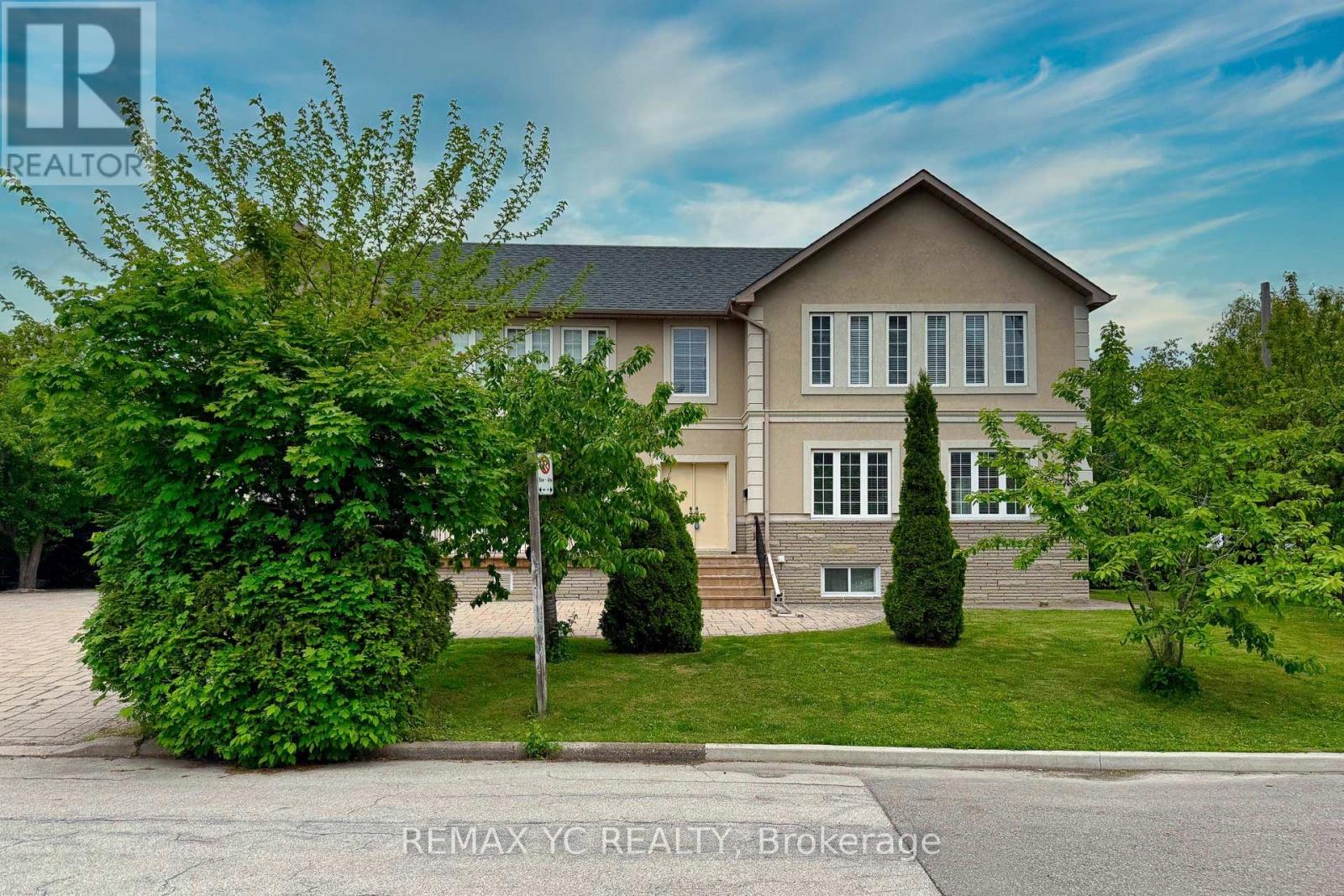 18 Mullet Rd, Toronto, ON M2M 2A6