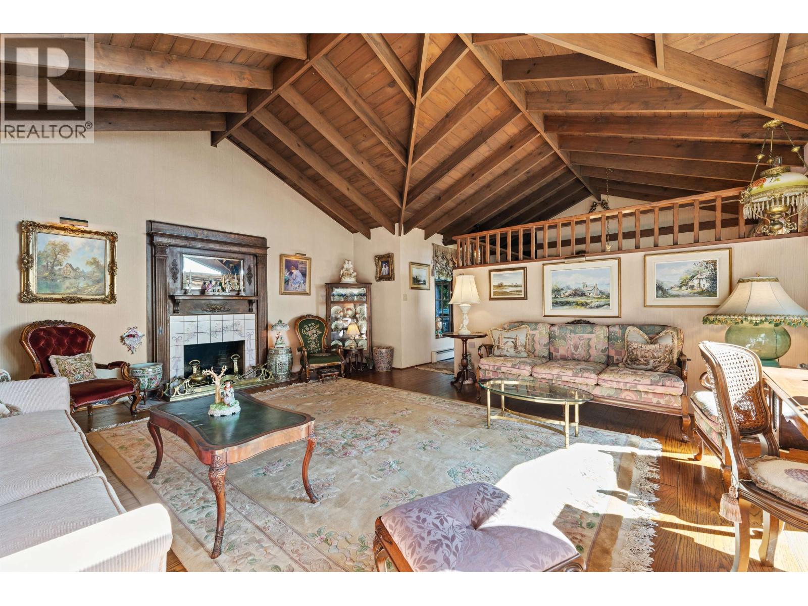 2235 Chairlift Rd, West Vancouver, BC V7S 2T4