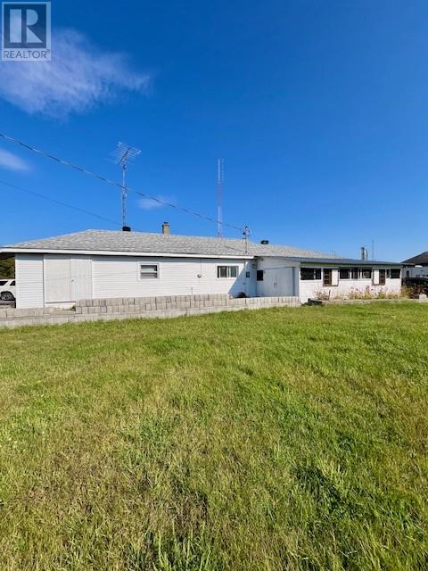 8 John St, Iron Bridge, ON P0R 1J0
