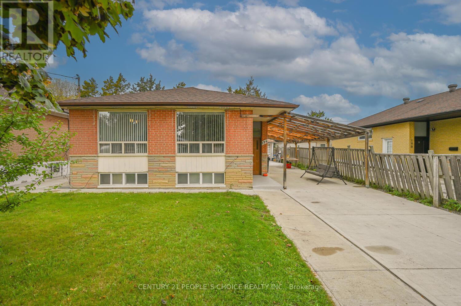196 Taysham Cres, Toronto, ON M9V 1X7