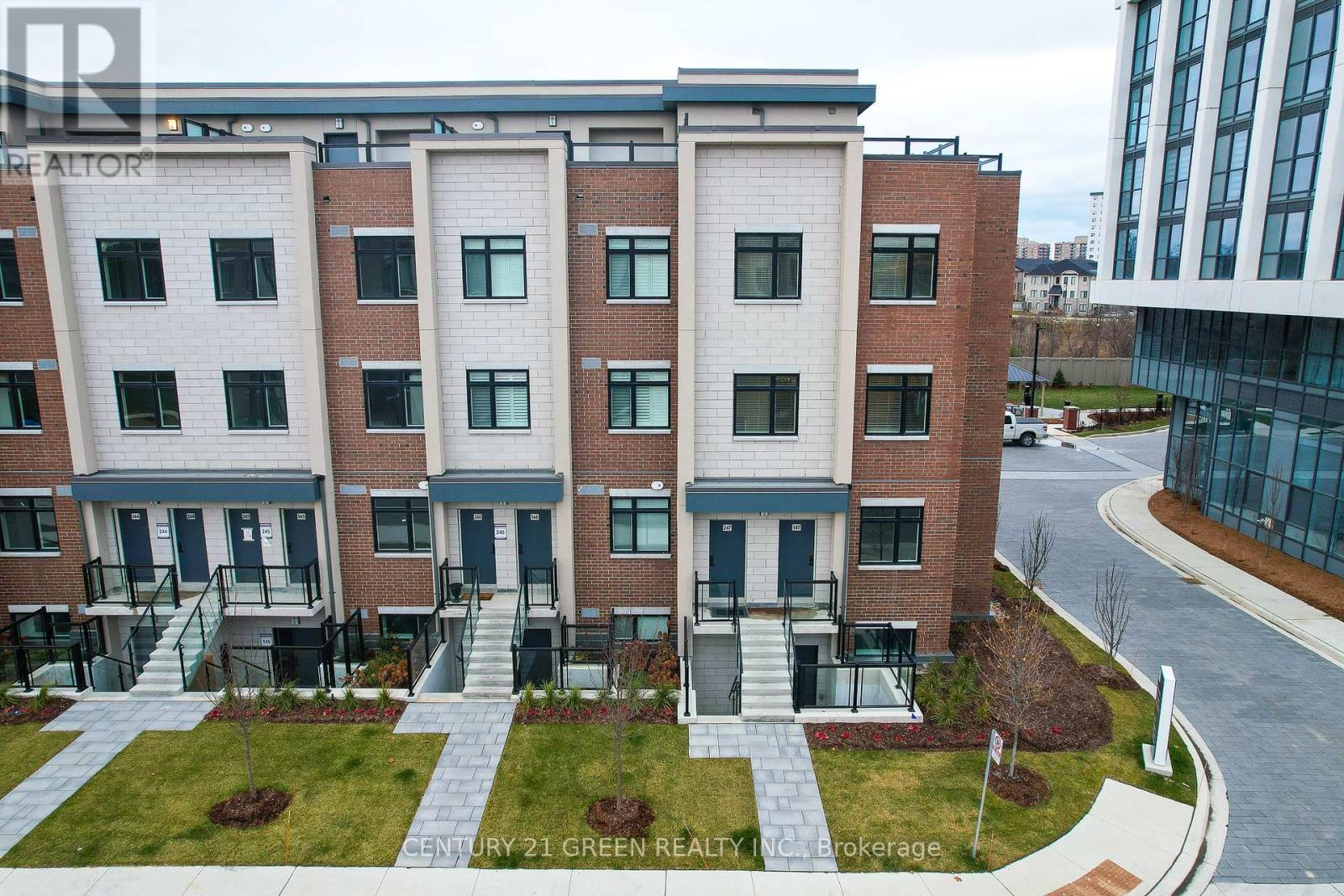 247 1075 Douglas Mccurdy Common, Mississauga, ON L5G 0C6