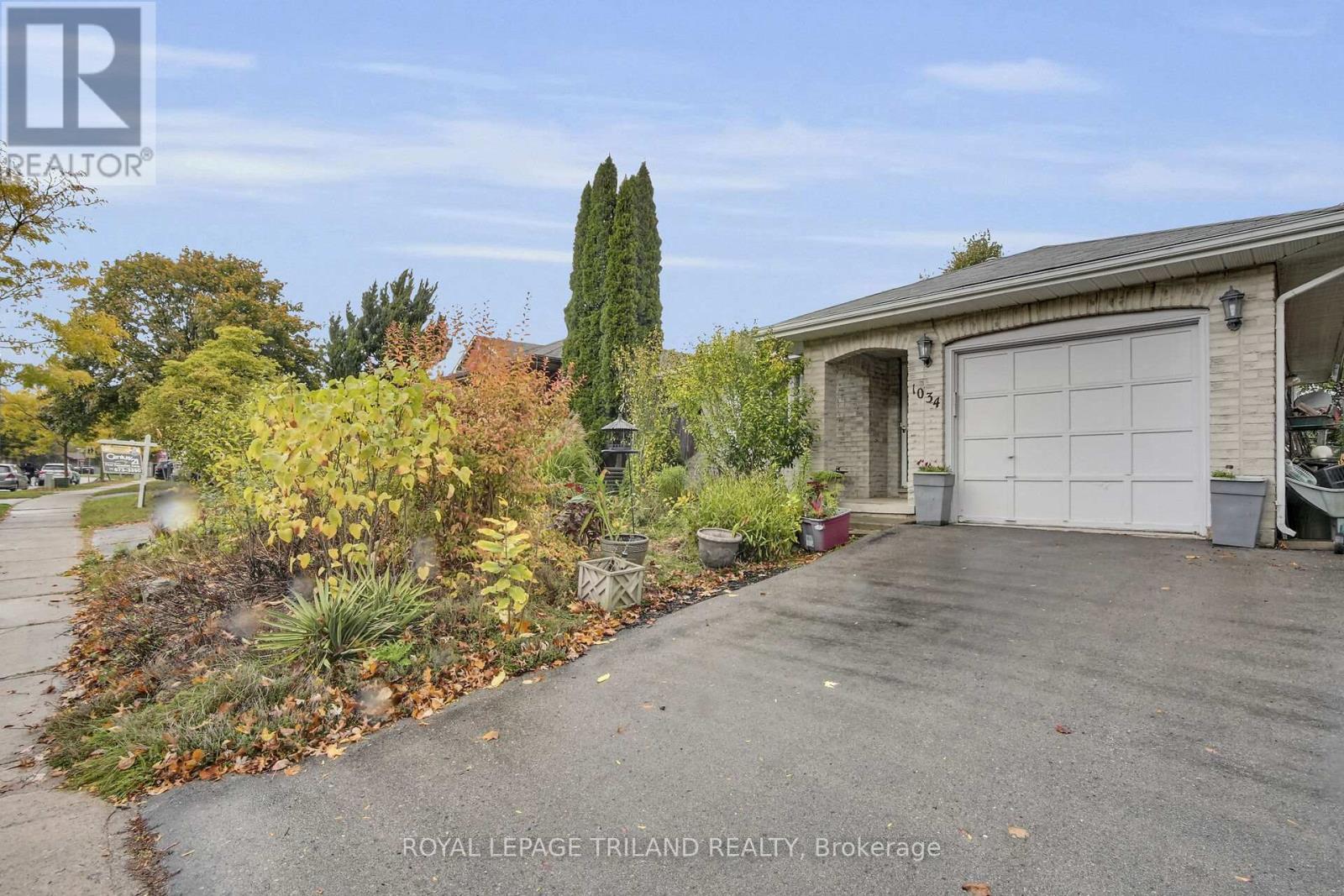 1034 Sherbourne Rd, London, ON N6G 4C8