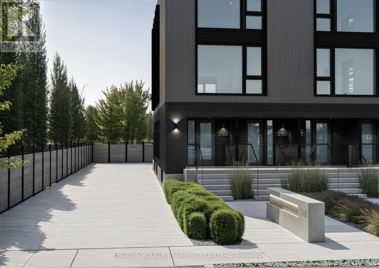 276 Lanor Ave D Ave, Toronto, ON M8W 2P9