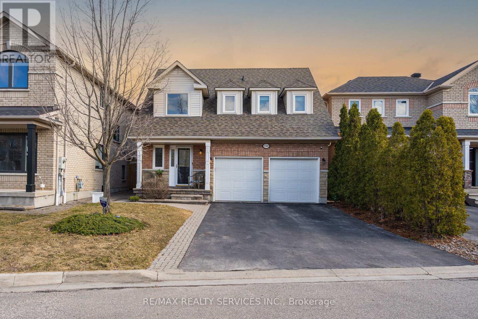 3748 Pearlstone Dr, Mississauga, ON L5M 7H1