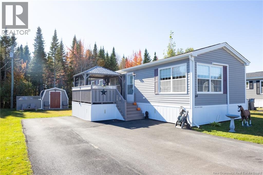 39 Shannon St, Fredericton, NB E3G 0C6