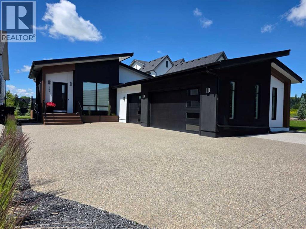 133 Glyde Park, Calgary, AB T3Z 0A1