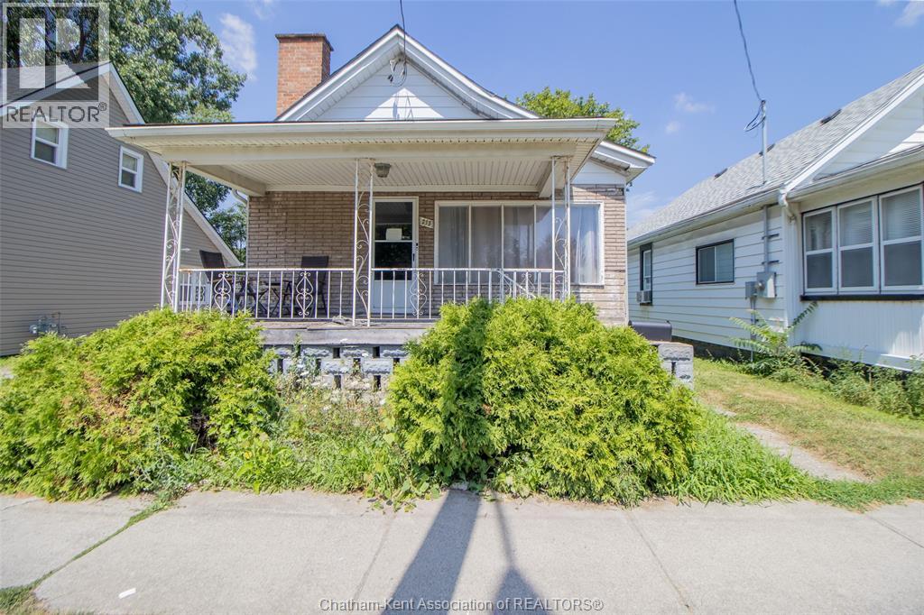 273 Grand Ave E, Chatham, ON N7L 1W7