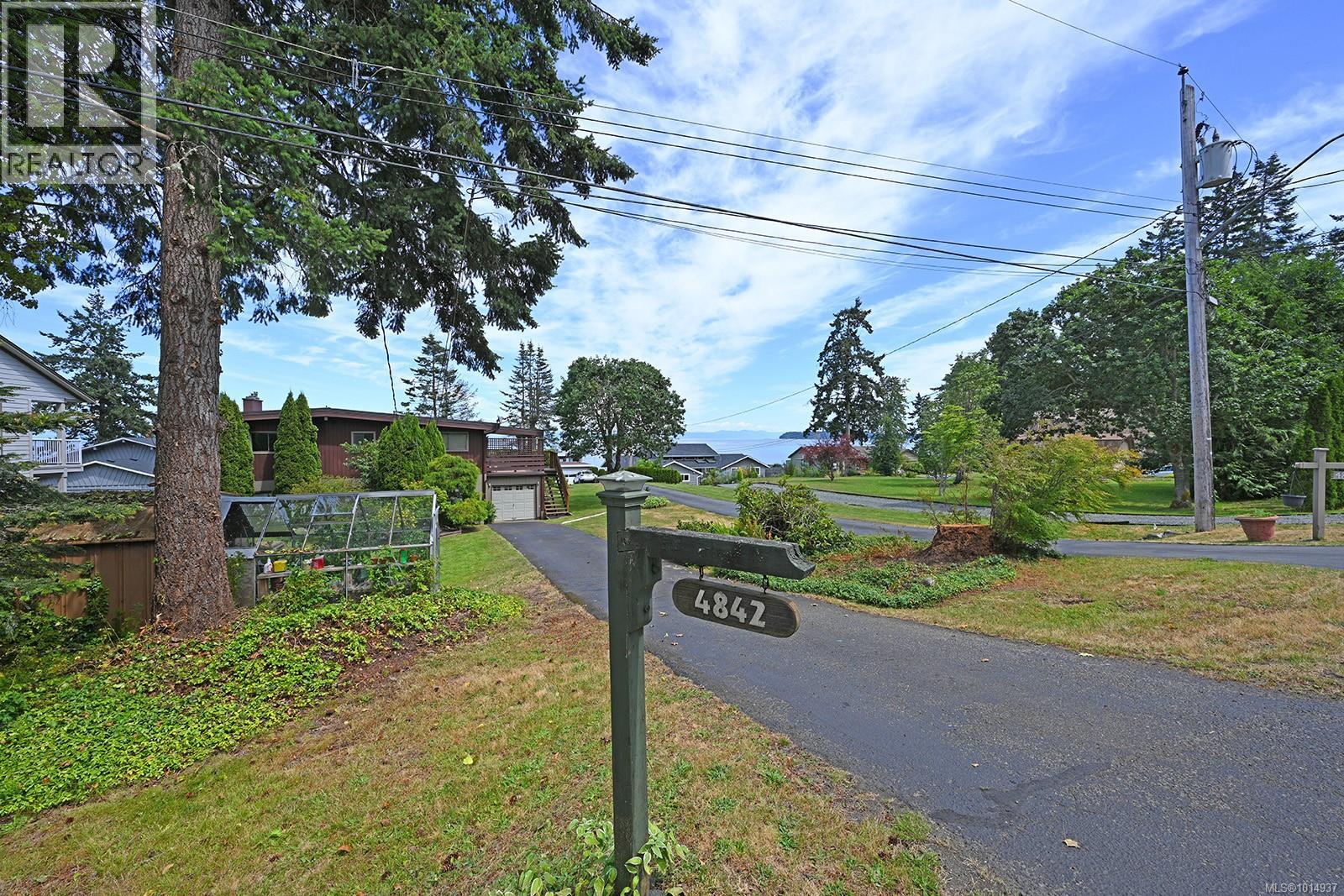 4842 Kilmarnock Dr, Courtenay, BC V9N 9S5