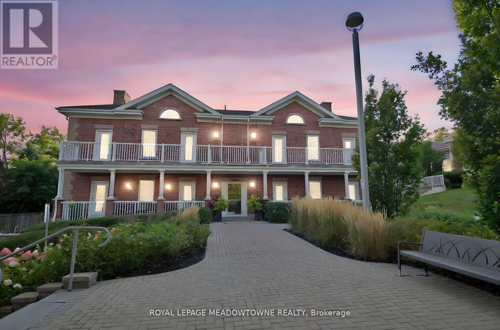 301 10360 Islington Ave, Vaughan, ON L0J 1C0
