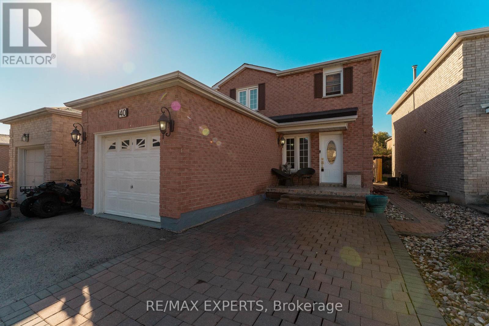40 Large Cres, Ajax, ON L1T 2S9
