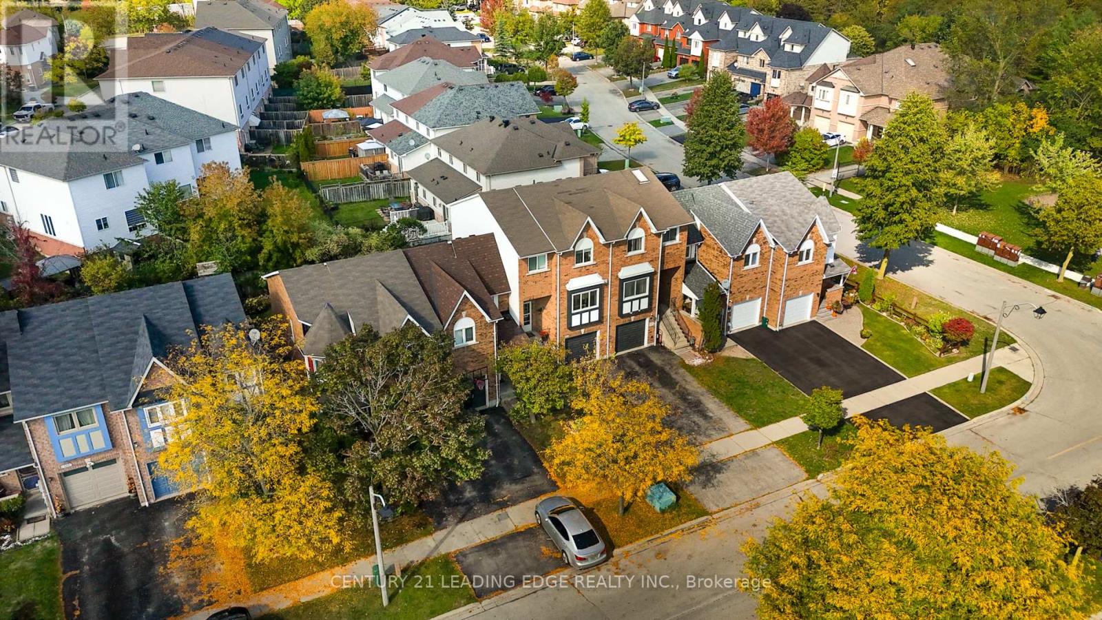 330 Sparrow Cir, Pickering, ON L1V 6Y3
