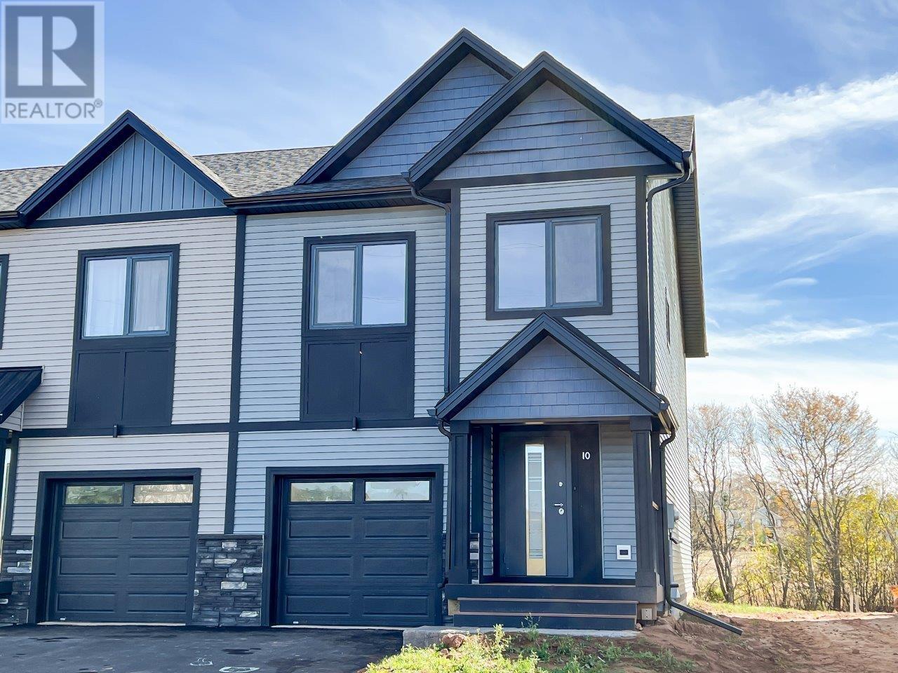 2 Enderis Ln, West Royalty, PE C1E 3L5