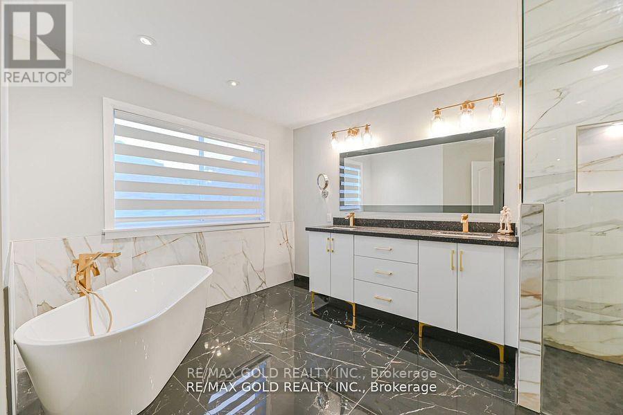 102 Sunny Meadow Blvd, Brampton Sandringham-wellington, ON L6R 1X5