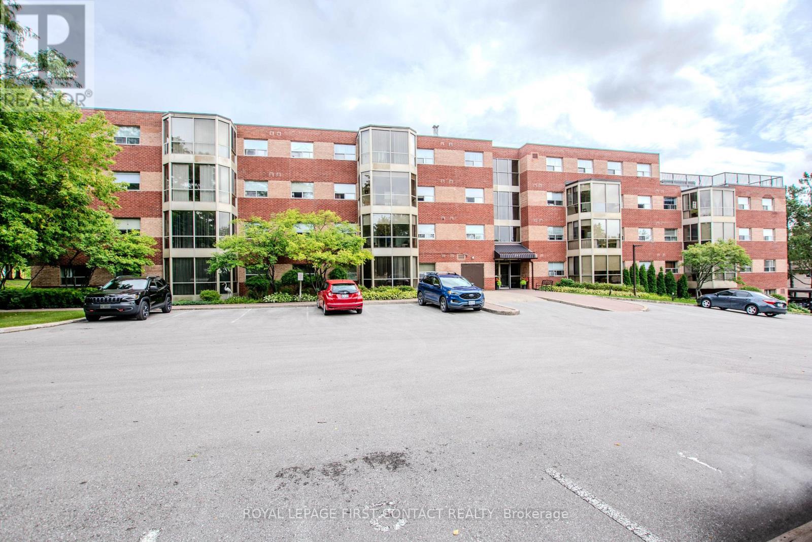 401 291 Blake St, Barrie, ON L4M 1K7