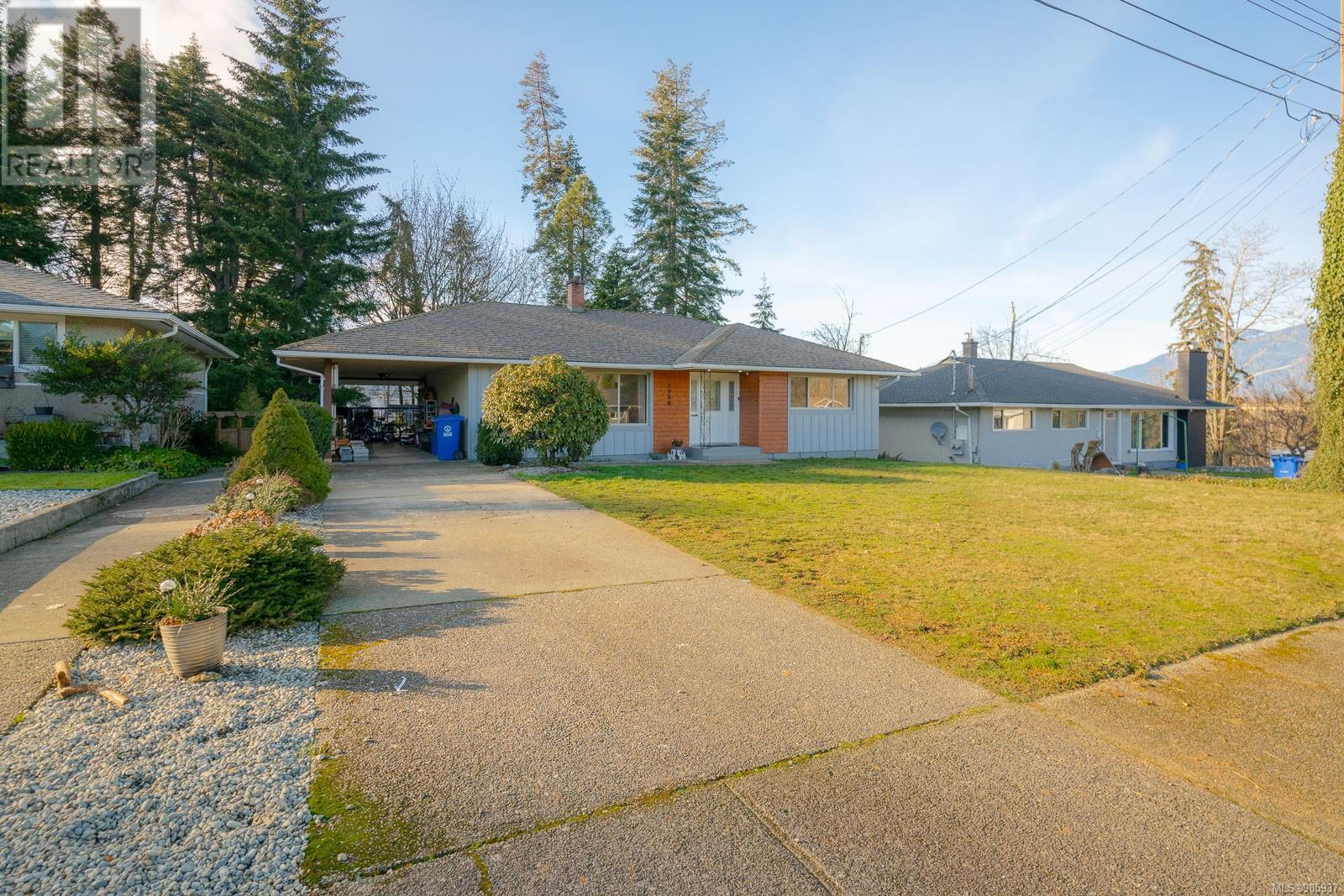3988 3rd Avenue, Port Alberni, BC V9Y 4G2