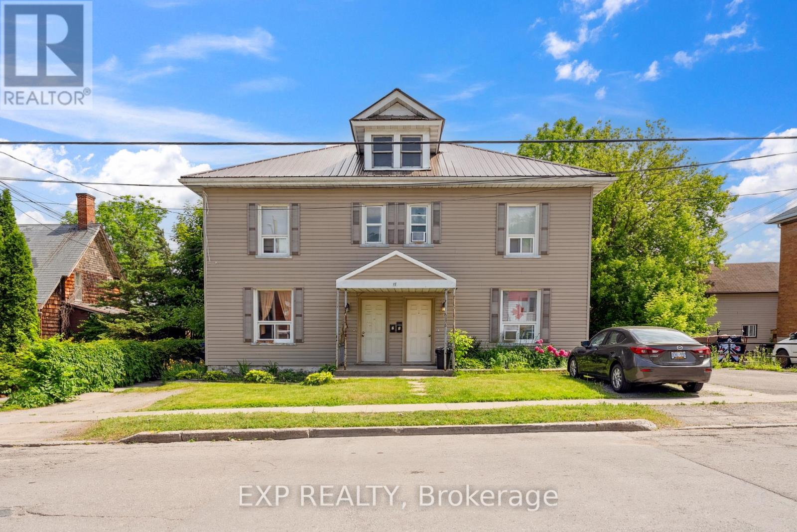 17 Spring St, Quinte West Trenton Ward, ON K8N 2Z6