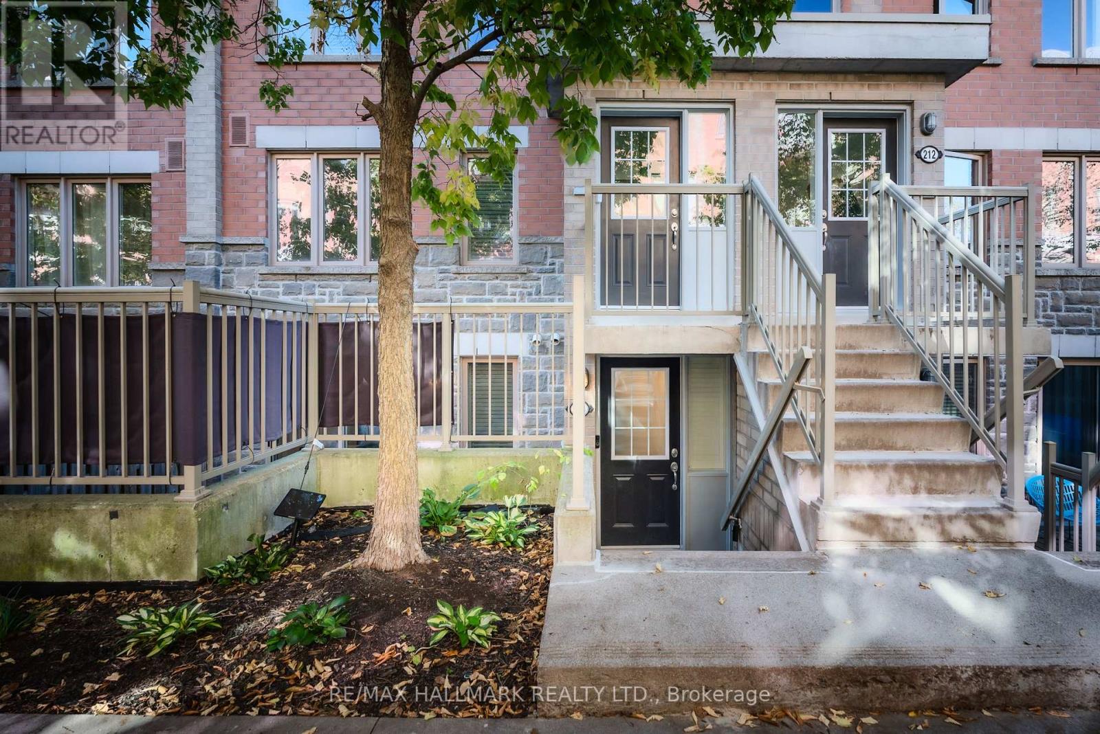 113 20 Foundry Ave, Toronto, ON M6H 4L1